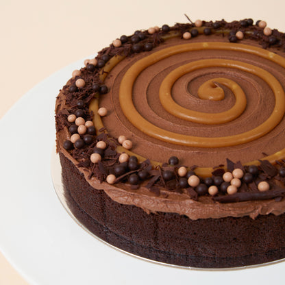 20CM Classic Cake - Chocolate & Salted Caramel