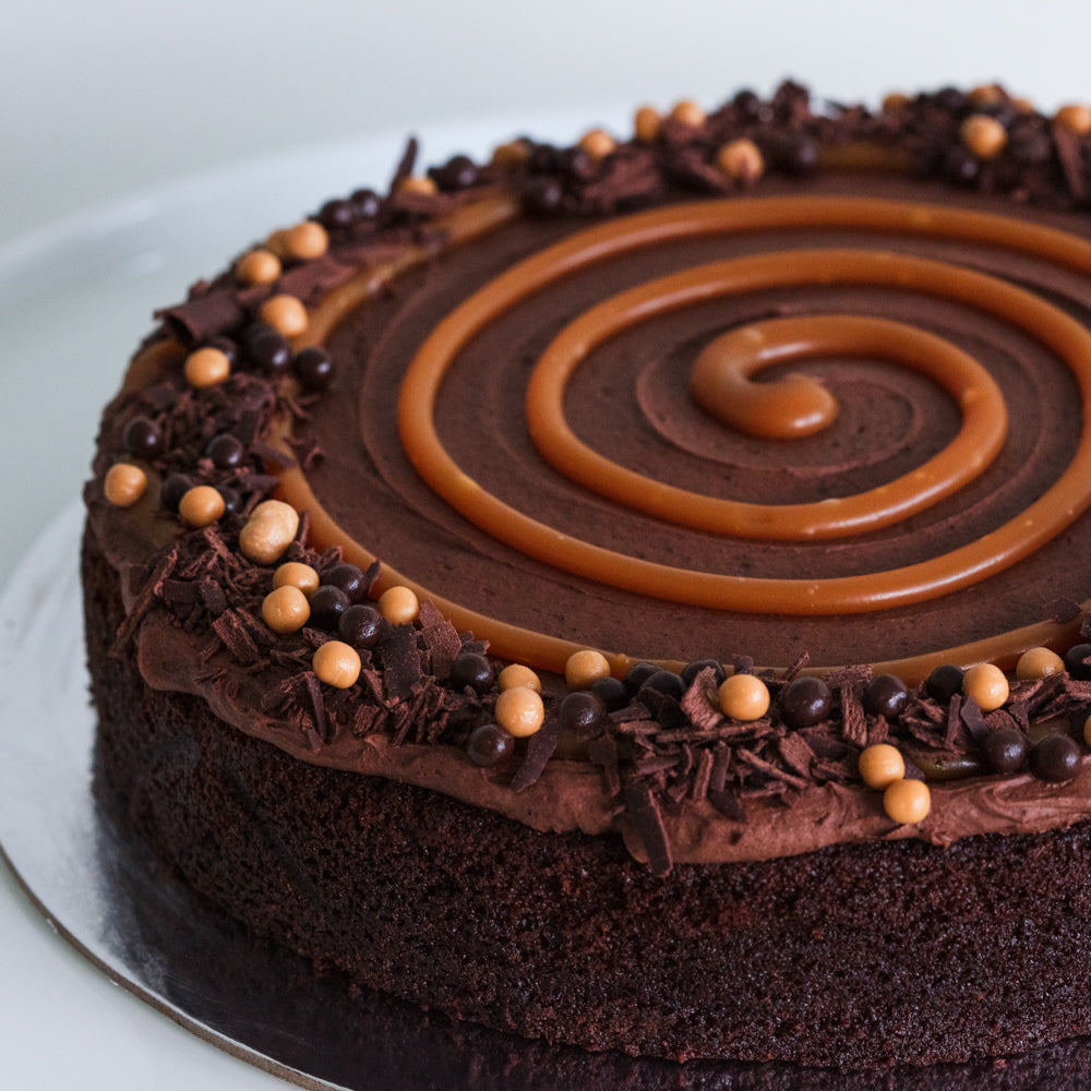 20CM Classic Cake - Chocolate & Salted Caramel