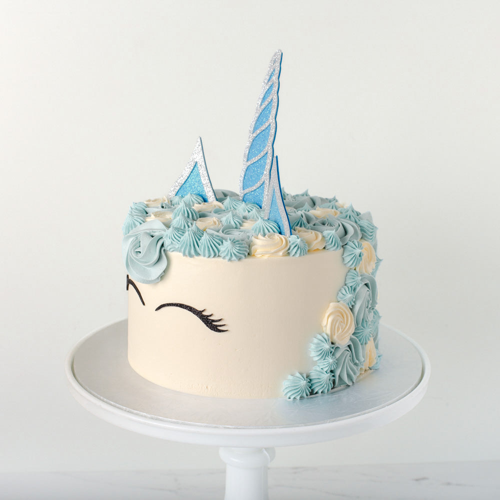Fairy Tale Unicorn Fondant Cake | Winni.in