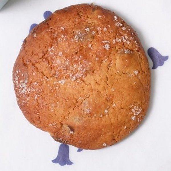 Salted Caramel & Chocolate Chip Cookie - Bluebells Cakery